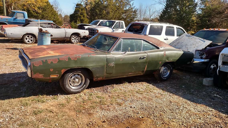 Illustration for article titled Ratty Mopar Dump